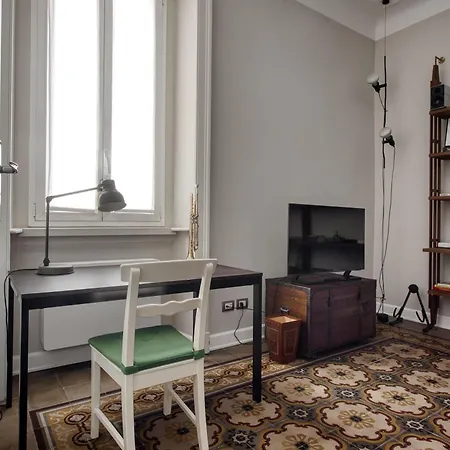 Navigli, 90 Square Meters, Free Parking Ripa Ticinese Apartment